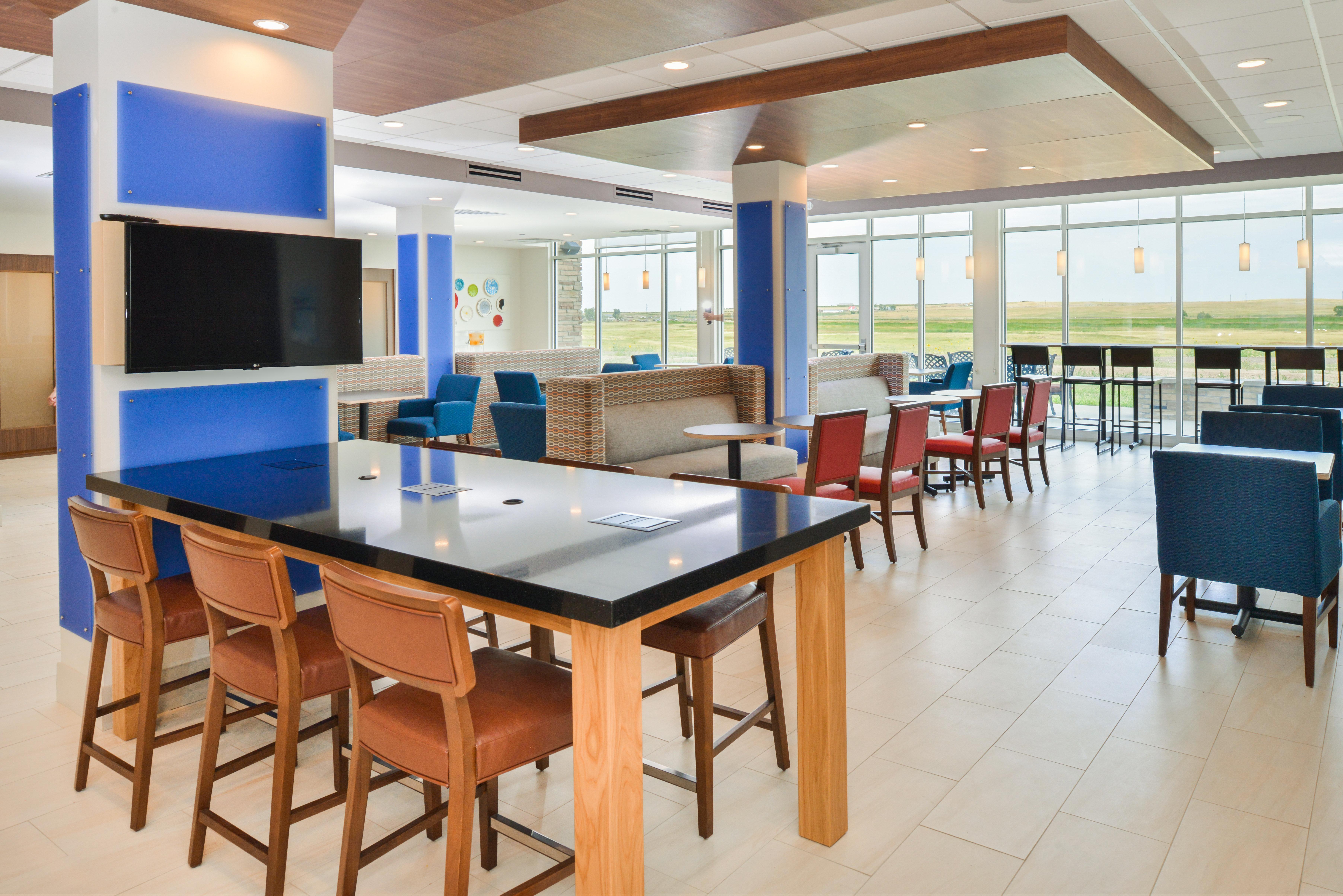 Holiday Inn Express & Suites - Chadron By Ihg Bagian luar foto