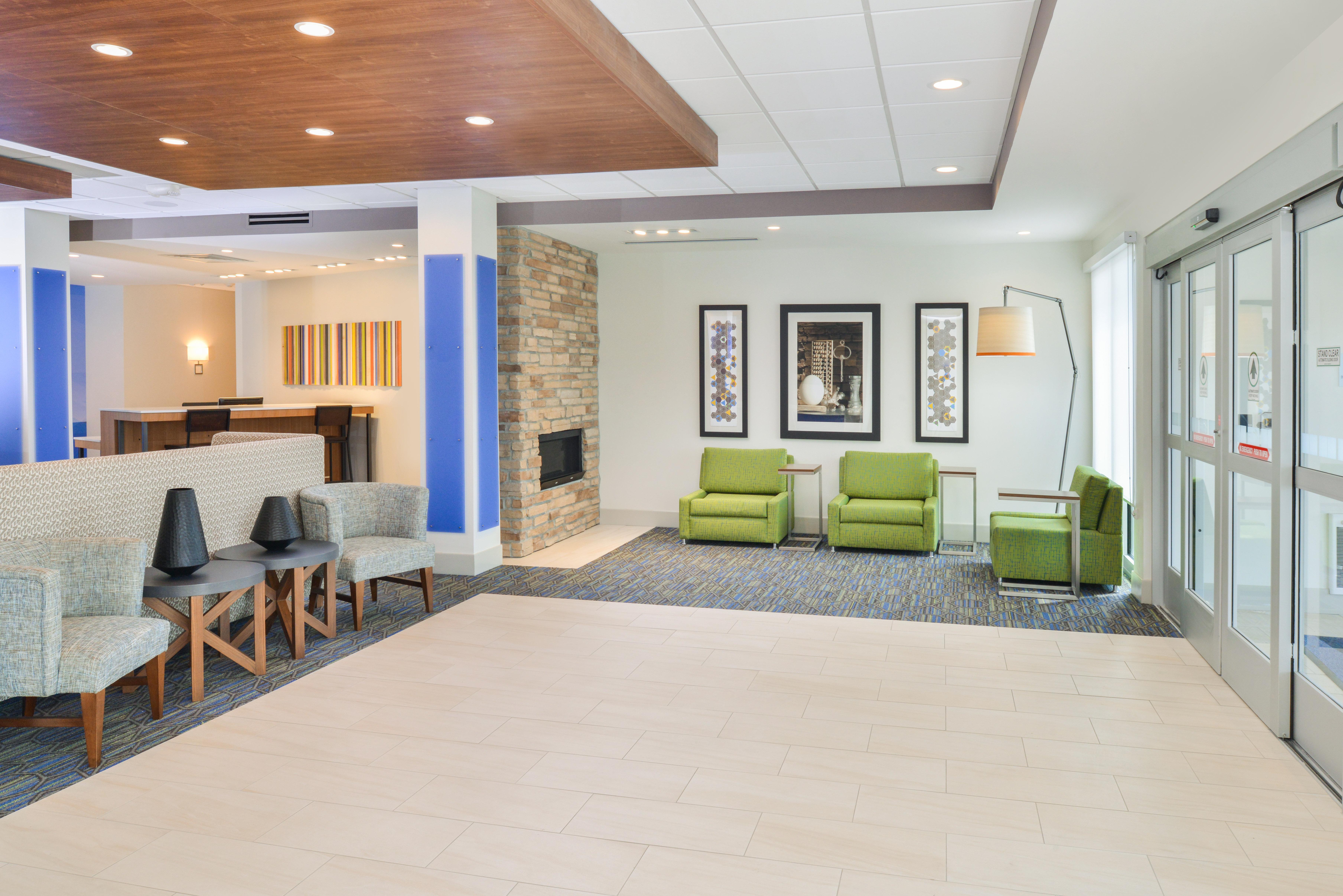 Holiday Inn Express & Suites - Chadron By Ihg Bagian luar foto