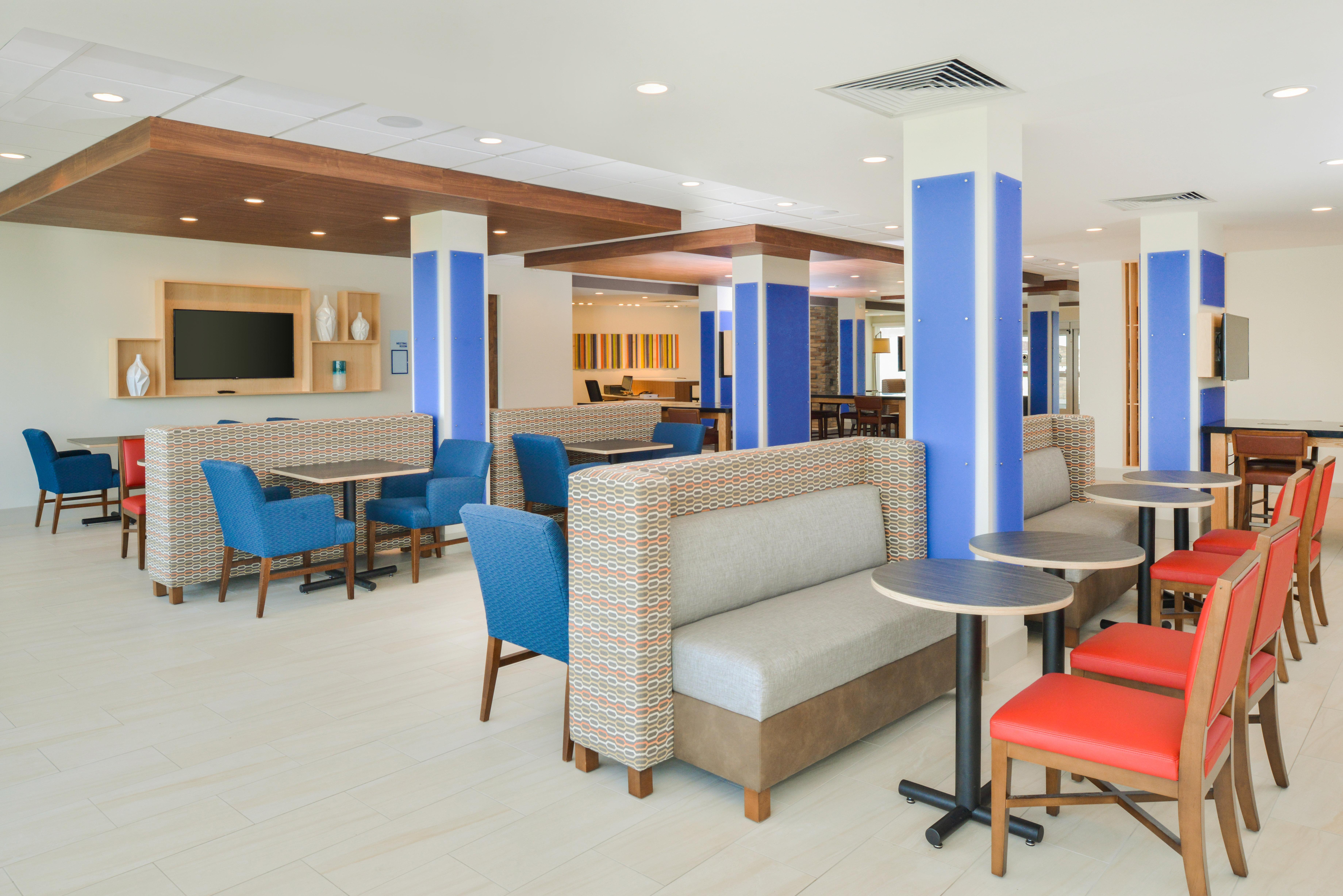 Holiday Inn Express & Suites - Chadron By Ihg Bagian luar foto
