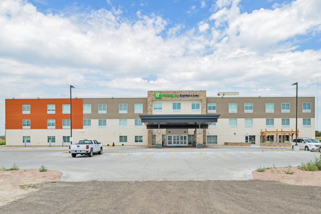 Holiday Inn Express & Suites - Chadron By Ihg Bagian luar foto